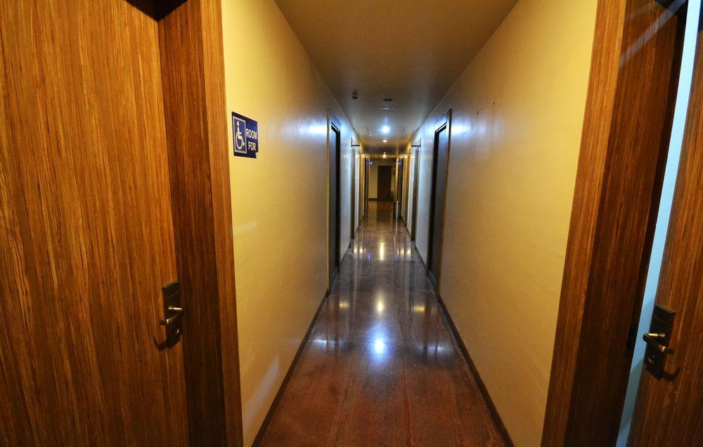 Sai Miracle Hotel 3*