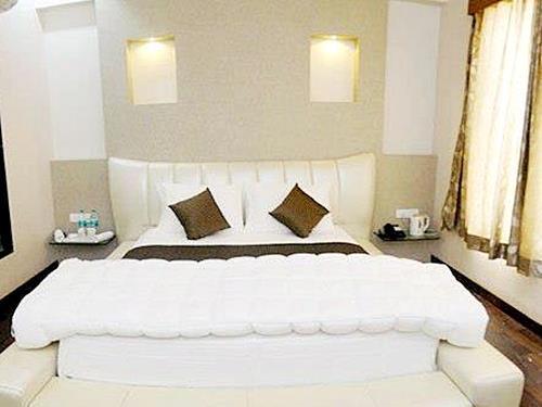 Sai Miracle Hotel 3*