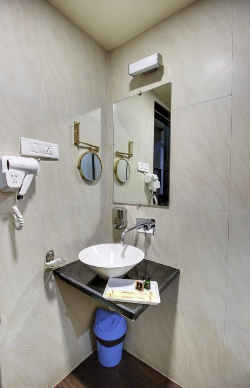 Sai Miracle Hotel 3*